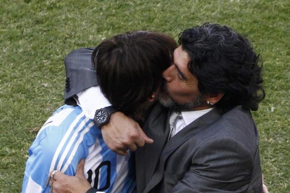 Maradona: Cristiano chẳng bao giờ sánh kịp với Messi